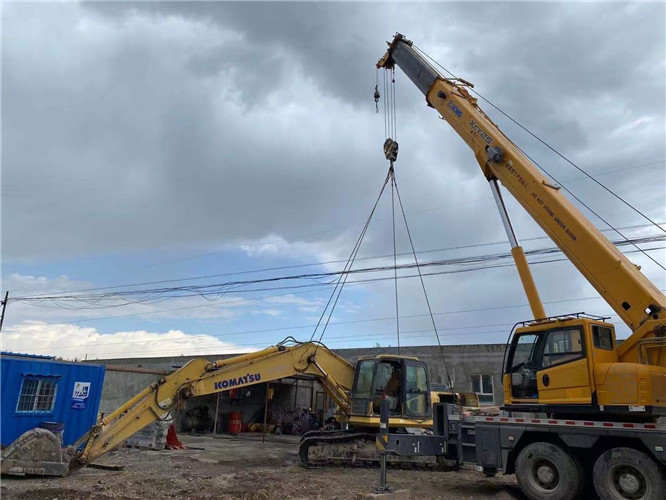 荷塘区25吨吊车的工作半径是多少？