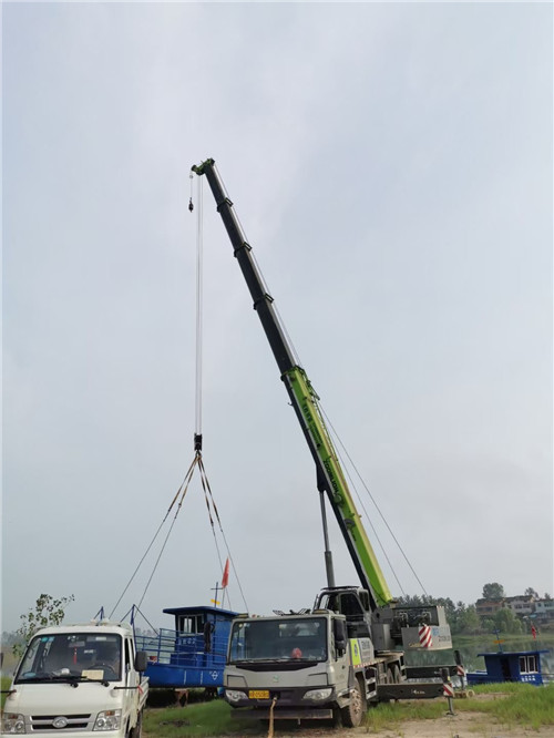 荷塘区桥梁建设吊装案例